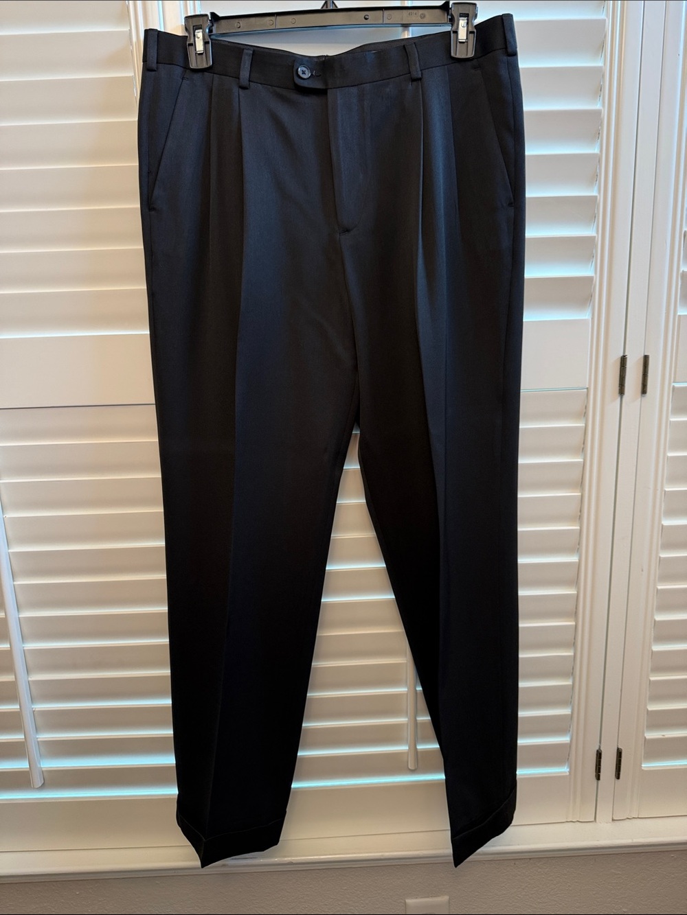 Perry Ellis Men's Black Pleated Dress Pants